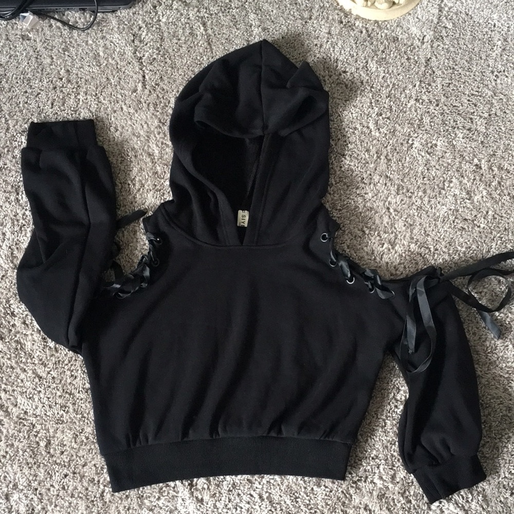 NWOT Cropped Top Long Sleeve, Lace Up Cold Shoulder Top wIth Cat Ears